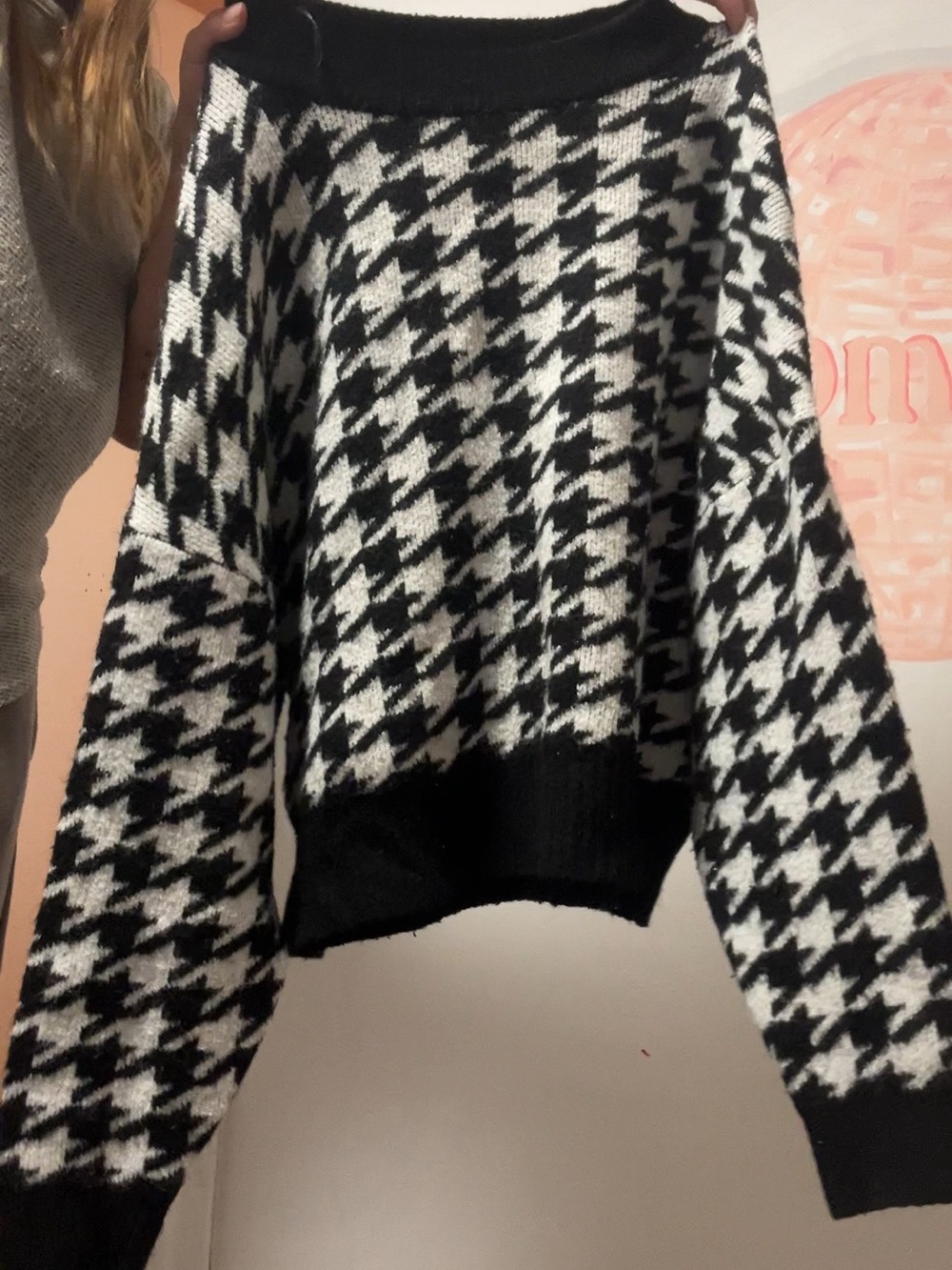 H&M Black & White Houndstooth Crewneck Sweater